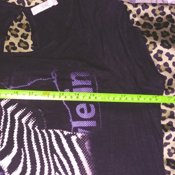 ISSI Zebra top - Picture 2 of 5